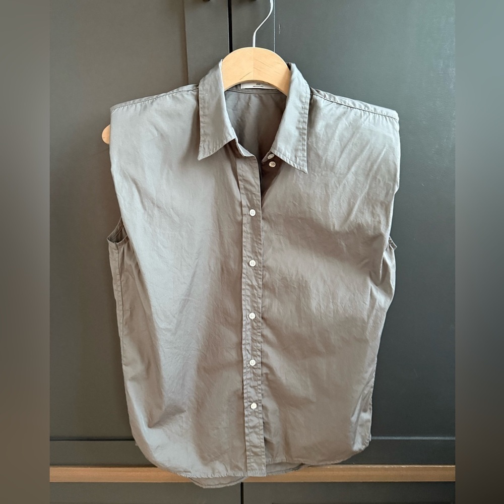 Aritiza Babaton Sleeveless Button Up Olive Shirt w/ Shoulder Pads 100%Cotton•2XS